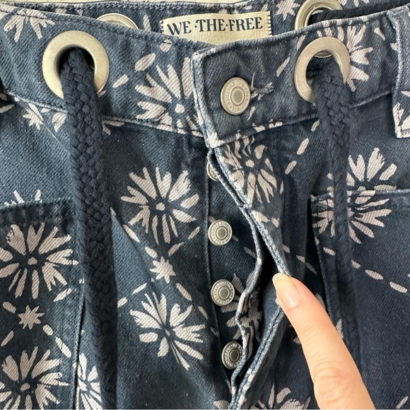 We The Free Moxie Printed Low-Slung Barrel Jeans in Wallpaper Geo SZ 26 - Picture 4 of 8